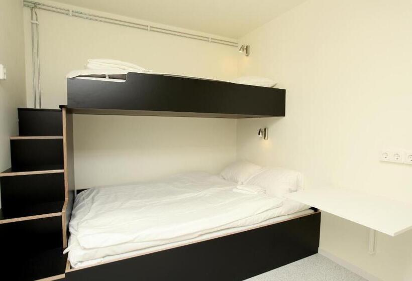 اتاق استاندارد سه تخته با سرویس بهداشتی مشترک, Citysleep