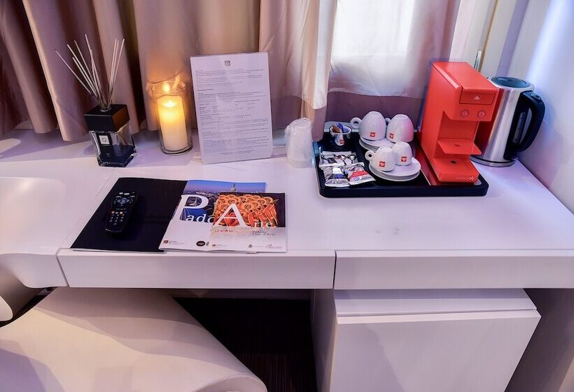 اتاق لوکس با چشم‌انداز شهر, Le Camp Suite & Spa