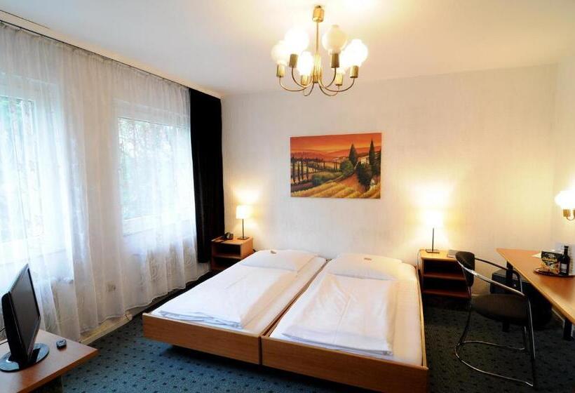 标准间, Waldhotel Unterbach