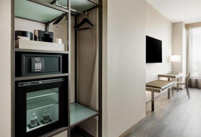اتاق استاندارد با تخت بزرگ, Ac Hotel By Marriott Bethesda Downtown