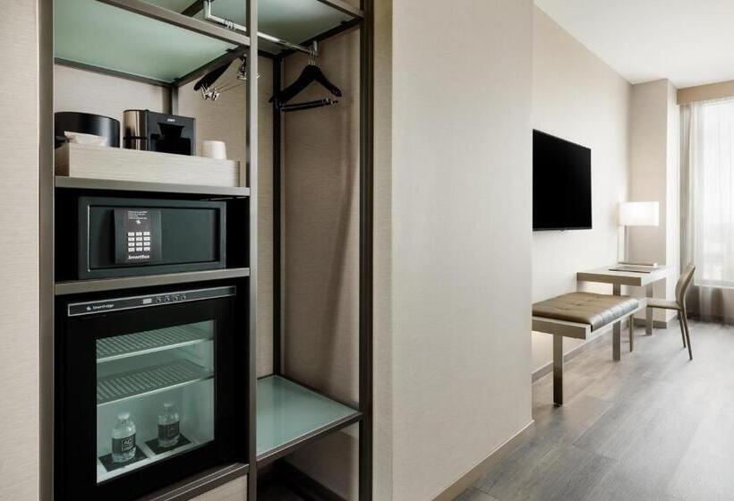 اتاق استاندارد با تخت بزرگ, Ac Hotel By Marriott Bethesda Downtown