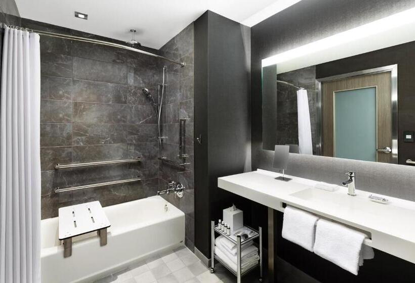 اتاق استاندارد با تخت بزرگ برای معلولان, Ac Hotel By Marriott Bethesda Downtown
