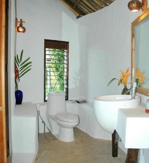 اتاق لوکس با بالکن و چشم‌انداز دریا, Koh Mak Cococape Resort
