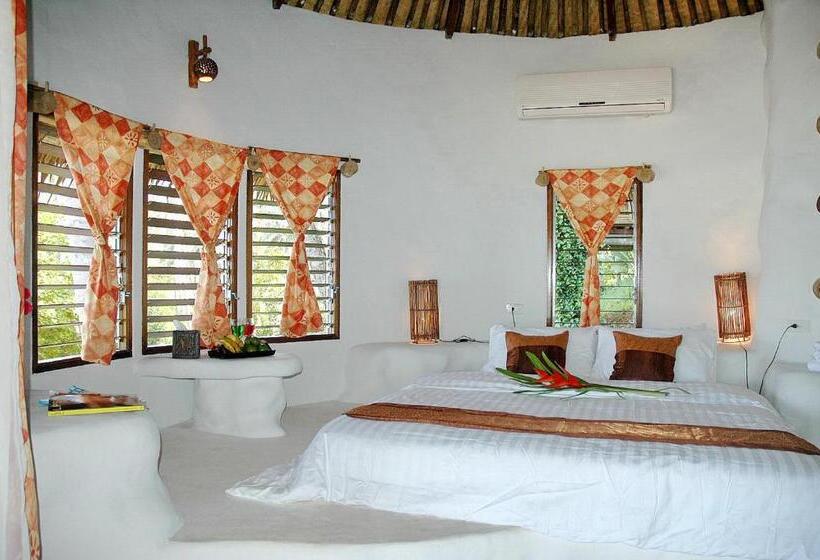 اتاق لوکس با بالکن و چشم‌انداز دریا, Koh Mak Cococape Resort