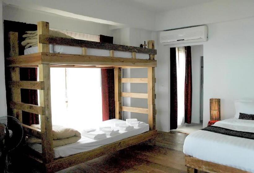 اتاق لوکس با چشم‌انداز دریا, Koh Mak Cococape Resort