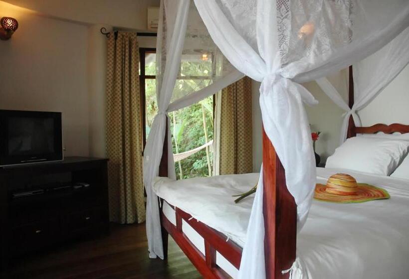 سوییت جونیور با بالکن, Koh Mak Cococape Resort