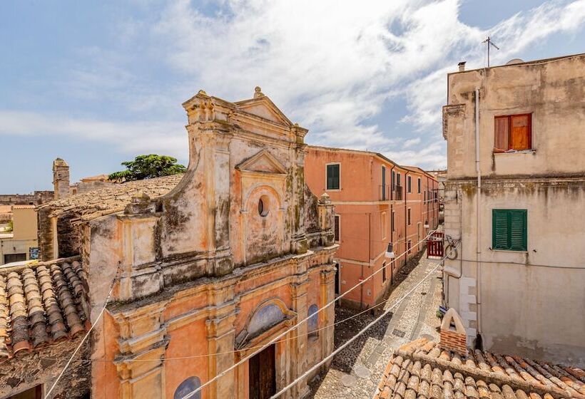 带城市景观的套间, Albergo Diffuso Mannois