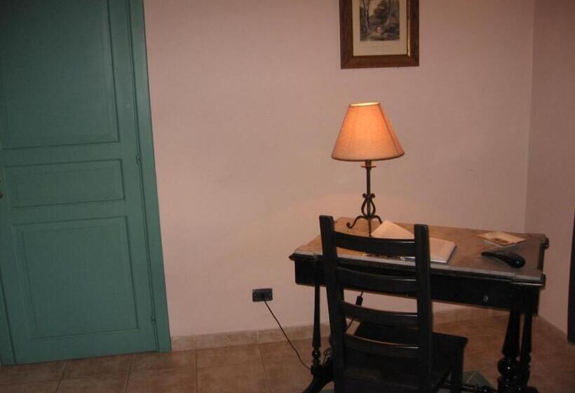 חדר סטנדרט לארבעה, Albergo La Fontanella