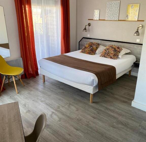 اتاق استاندارد با تراس, Amadour Hôtel
