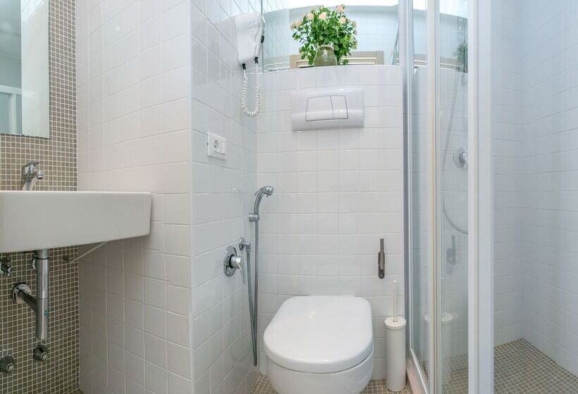 Quarto Estandar Individual, Colonna