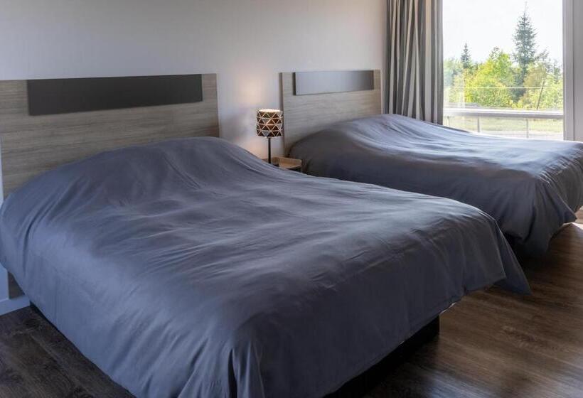 Номер Deluxe, Le Fraser Motel