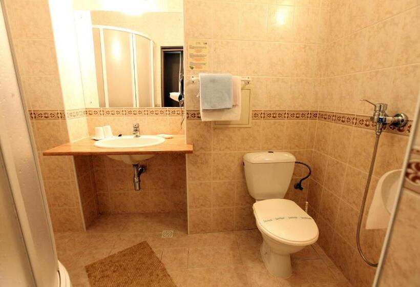 Номер Комфорт, Máj Hotel Medical Wellness