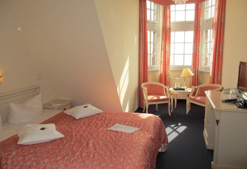Номер Стандарт Вид на Озеро, Seehotel Schloss Klink