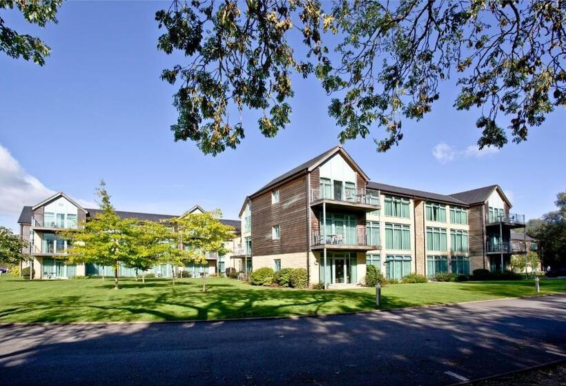 Студия Стандарт, De Vere Cotswold Water Park Apartments