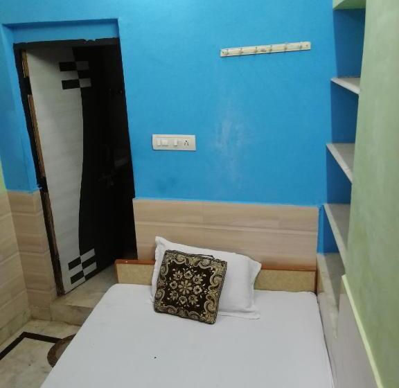 اتاق استاندارد یک نفره, Royal Heritage Guest House
