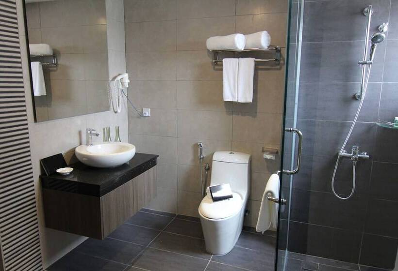 سوییت اجرایی, Nexus Regency Suites &