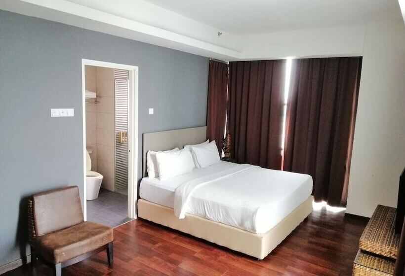 Полулюкс, Nexus Regency Suites &