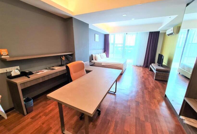 Номер Deluxe Кровать Кинг, Nexus Regency Suites &