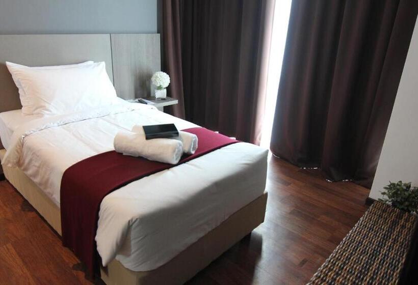 Полулюкс, Nexus Regency Suites &