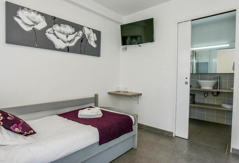 اتاق استاندارد چهار تخته, Logis Hôtel Emeraude Des Bois