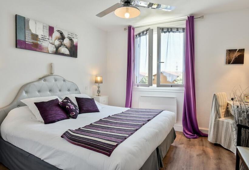 اتاق راحتی, Logis Hôtel Emeraude Des Bois