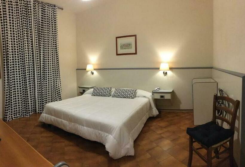 Chambre Standard, Ai Tufi