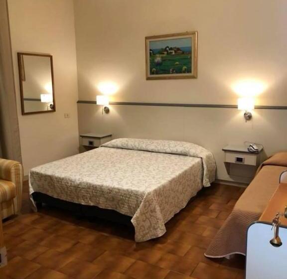 Chambre Triple Standard, Ai Tufi