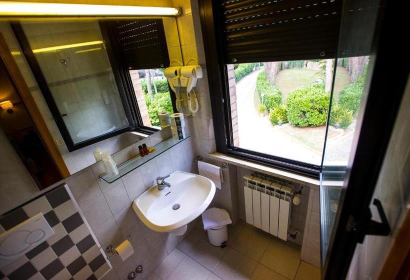 Chambre Quadruple Standard, Ai Tufi