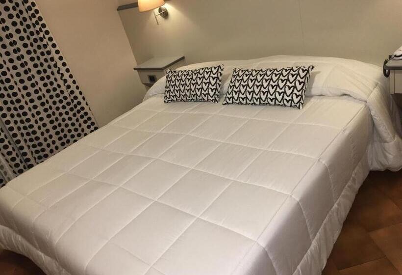 Chambre Supérieure, Ai Tufi