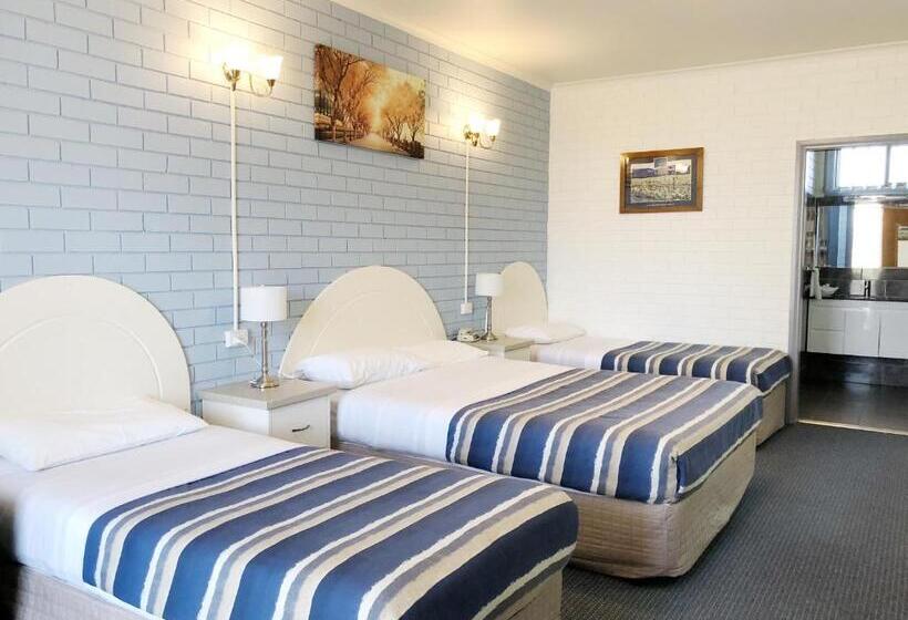 패밀리 룸, Statesman Motor Inn