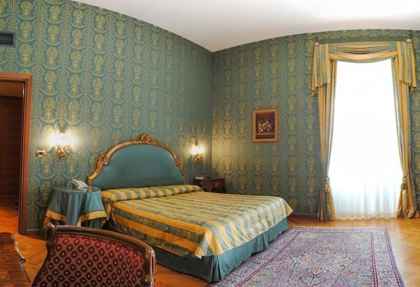 سوییت جونیور, Park Hotel Villa Potenziani