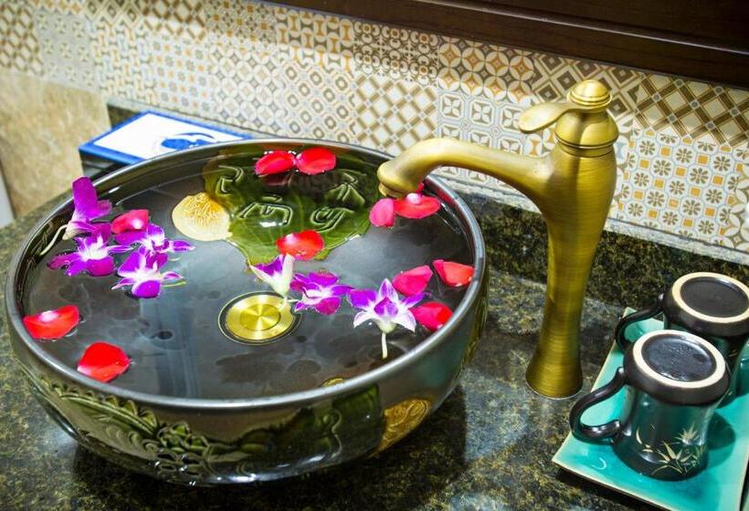 带阳台的豪华间, Hoi An Hai Au Boutique