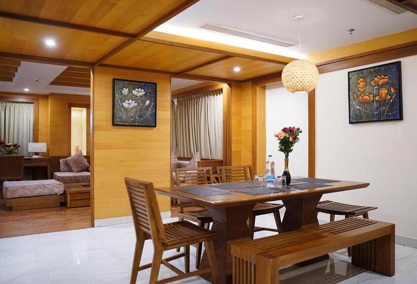 Президентский Люкс, Quality Inn Viha