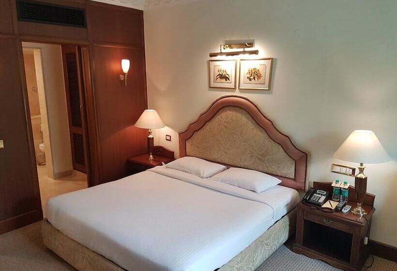 اتاق پرمیوم, The Palms Town & Country Club   Resort