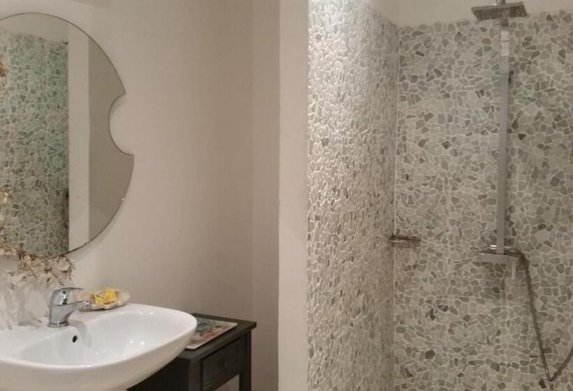 اتاق خانوادگی, Fare Suisse Tahiti   Guesthouse