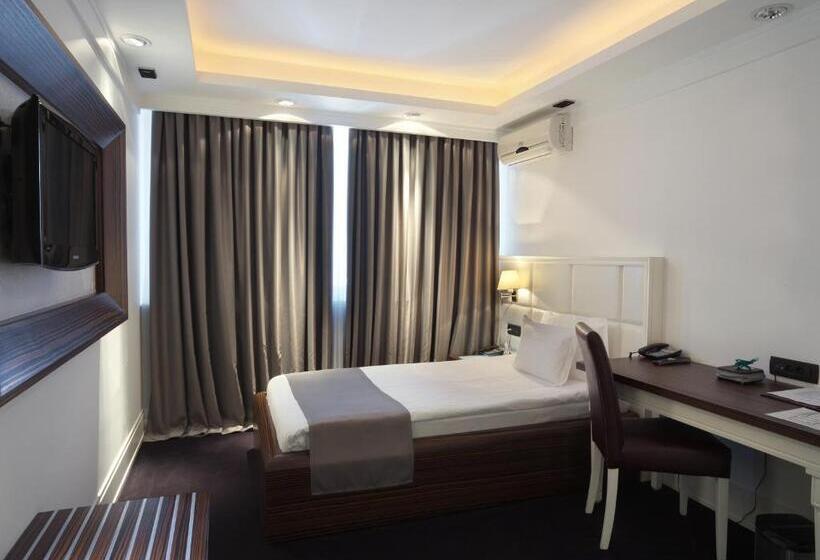 اتاق لوکس یک تخته, Garni Hotel Crystal