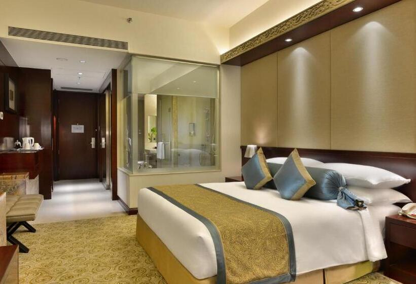 Номер Клуб Кровать Кинг, Crowne Plaza Ahmedabad City Centre, An Ihg