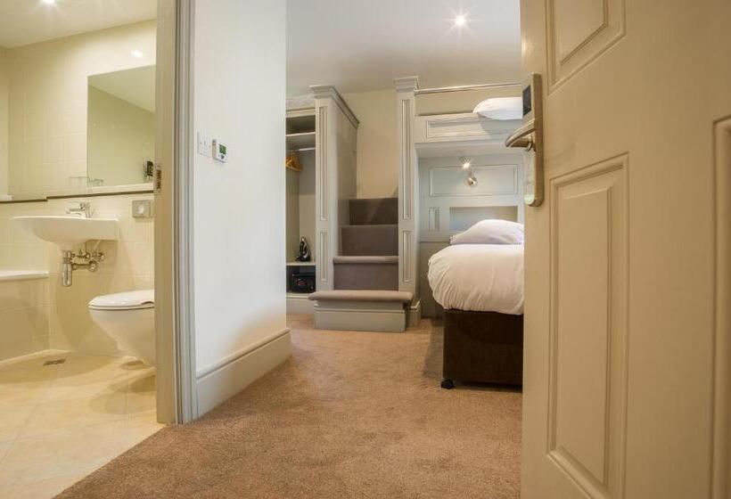 Номер Стандарт Трехместный, Silken Thomas Accommodation