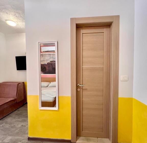 اتاق لوکس با بالکن, Nur