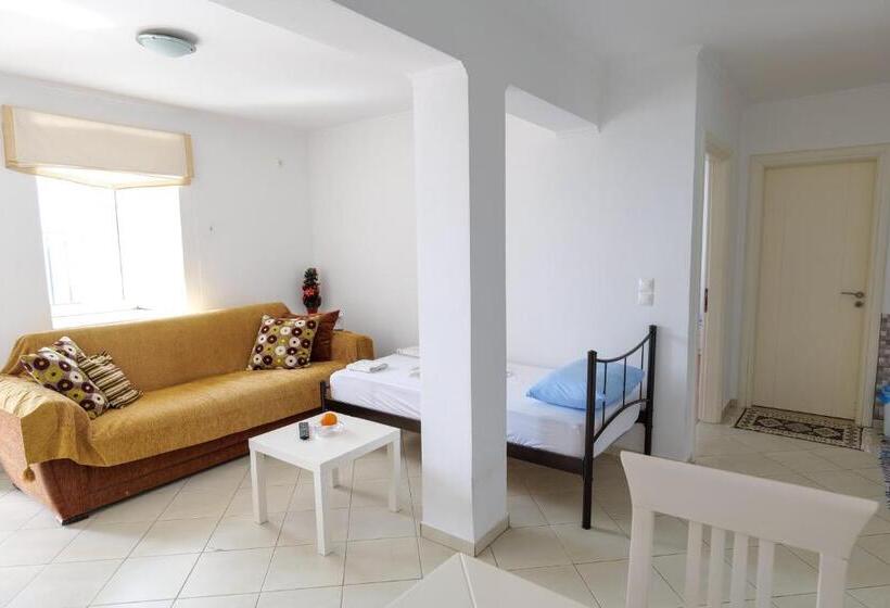 带1个卧室的带阳台的公寓, Duka S House