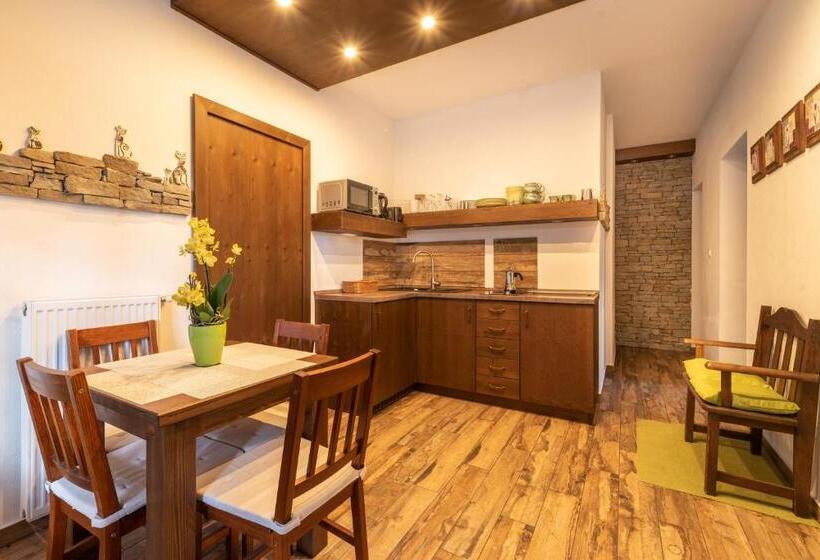 آپارتمان 2 خوابه, Juhar Apartmanház