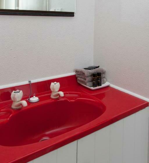 Студия Стандарт, Alton Lodge Motel