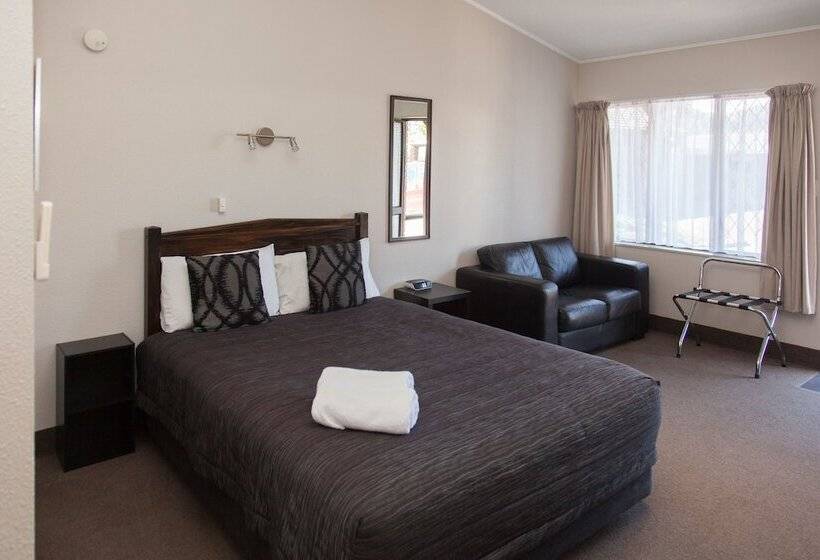 Студия Стандарт, Alton Lodge Motel