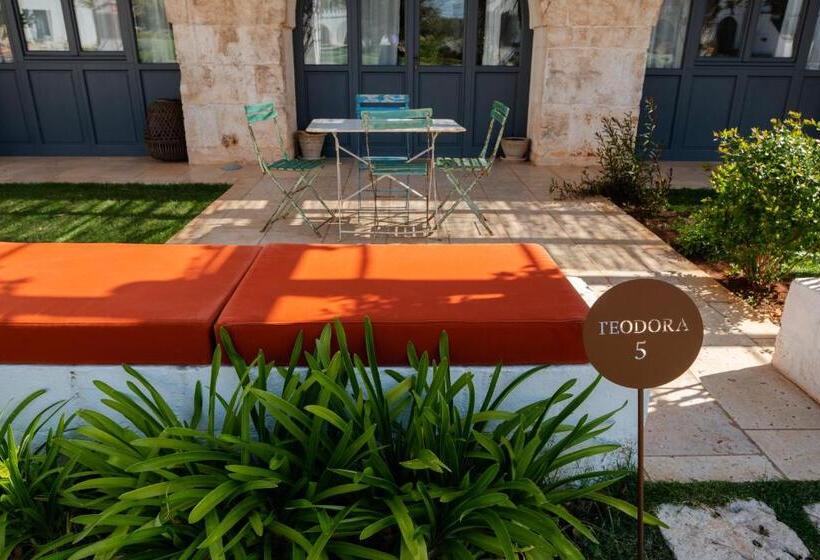 سوئیت جونیور با چشم‌انداز باغ, Masseria Santo Scalone