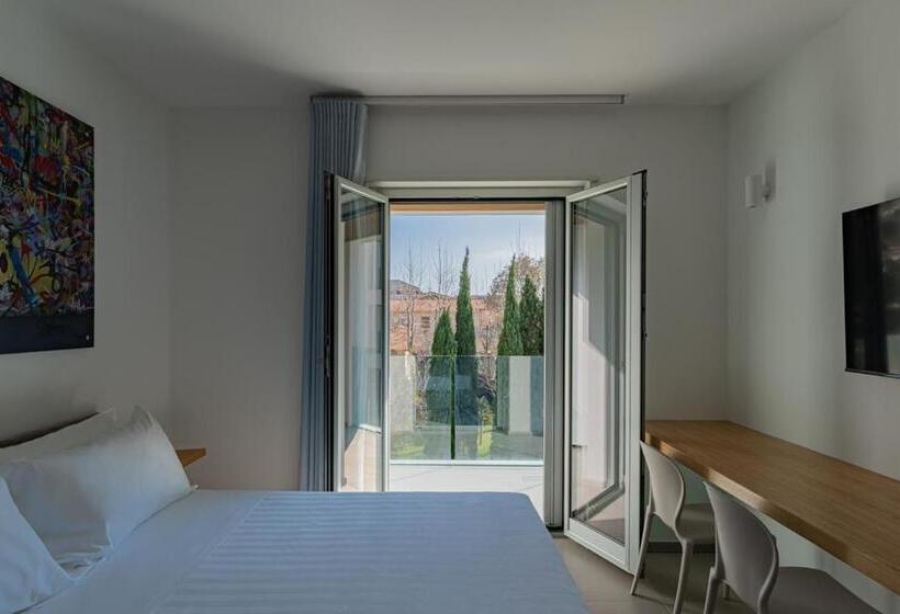 سوییت, Marina Gardens Boutique&suites