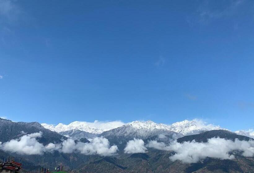 سوئیت پرزیدنت, The Aryan Regency