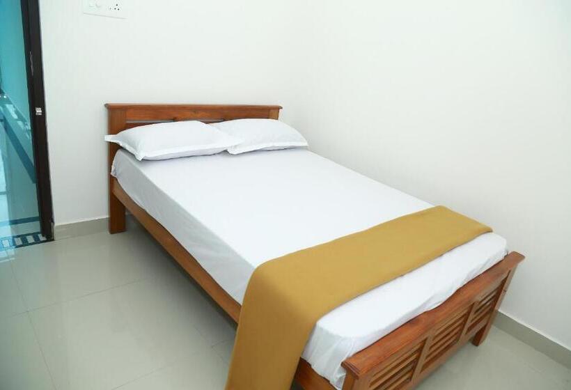 Номер Deluxe, Annlin Surprise Kochi Airport