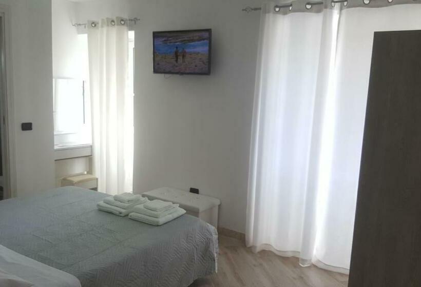 اتاق لوکس با تخت بزرگ, Royal Suite