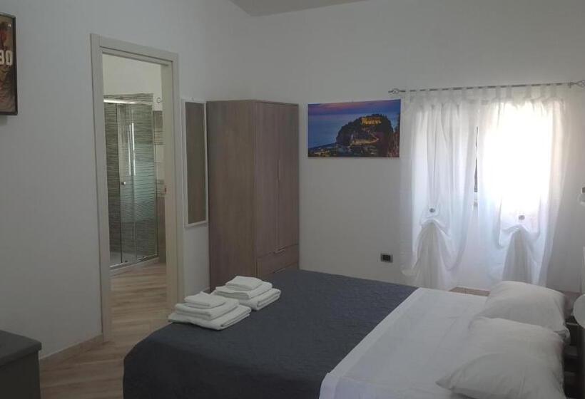 اتاق سوپریور با تخت بزرگ, Royal Suite