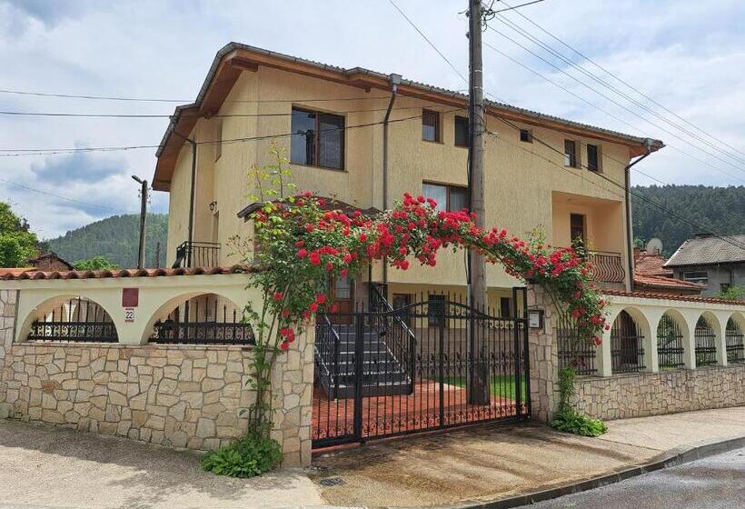 Номер Стандарт Трехместный, Guest House Benita   стаи за гости